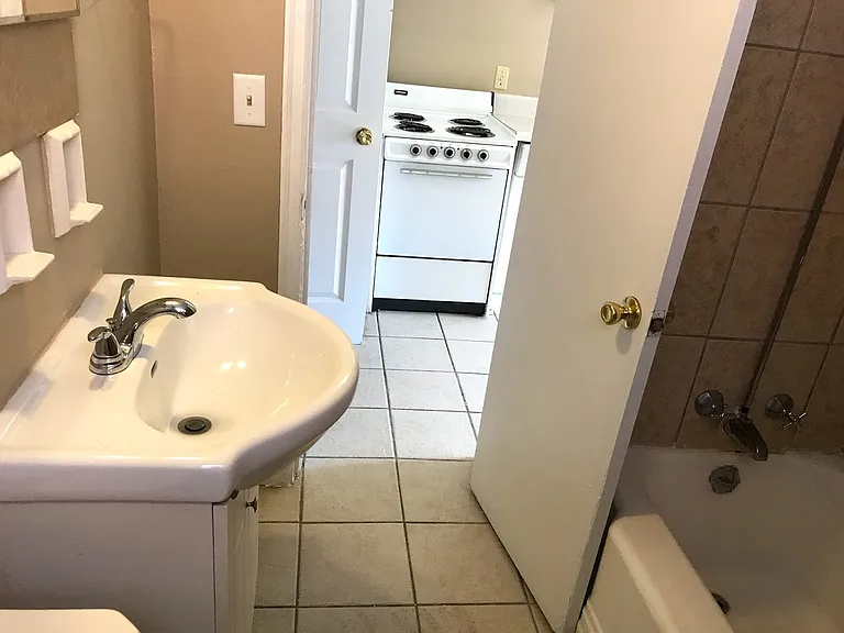3058 Poppleton Ave #B — Photo 15