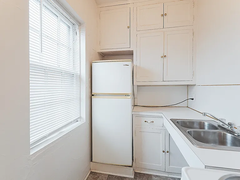 1403 E St #B3 — Photo 9