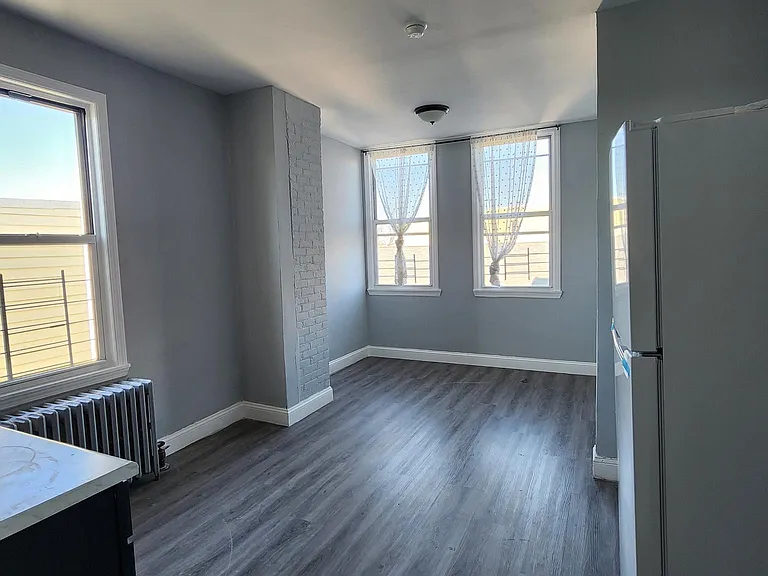 31 Spruce St #2 — Photo 8