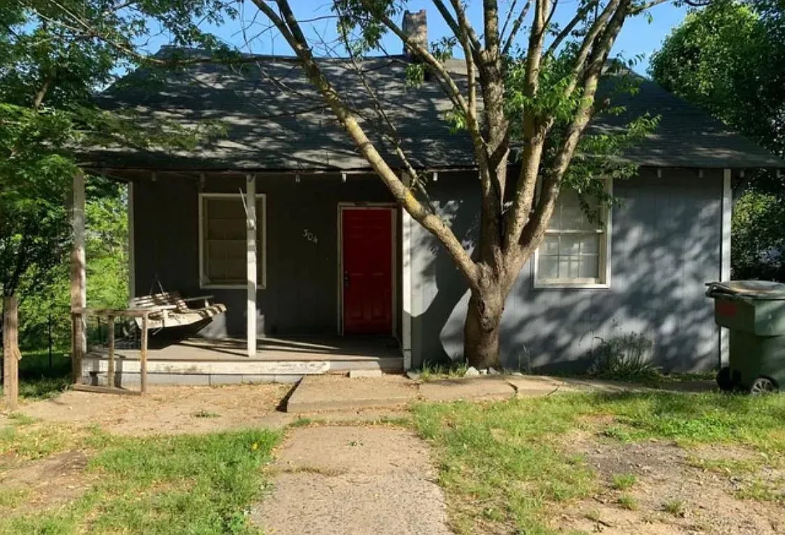 304 Osceola St — Photo 1