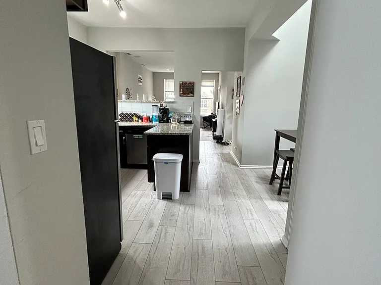 2246 W Belden Ave #3F — Photo 16
