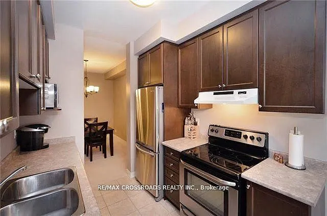 158 Harvest Hills Blvd — Photo 8