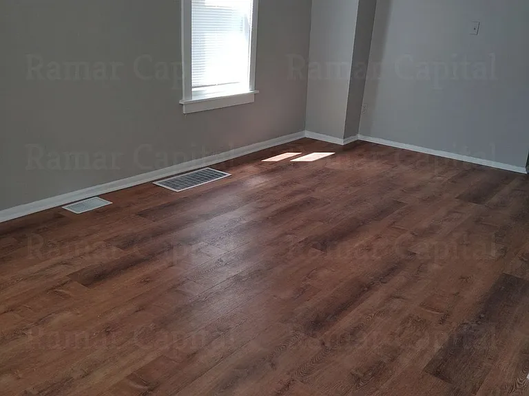 609 Henry St — Photo 6