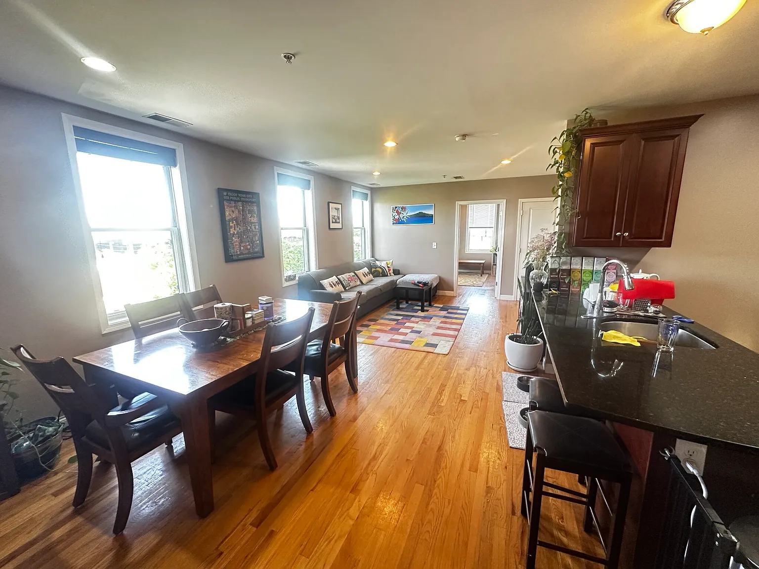 2 bed, 915 sqft, $3,825 — Photo 4