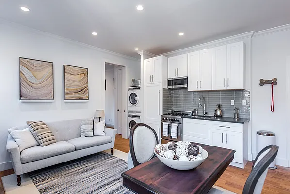 Rented by Nooklyn NYC LLC | media 24