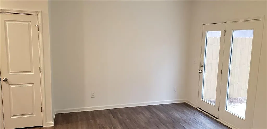 3 bed, 2.5 bath, 1386 sqft, $1,950 — Photo 3