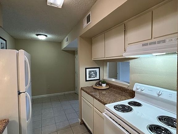 4th image of 843 Hammond Manor Dr #843B