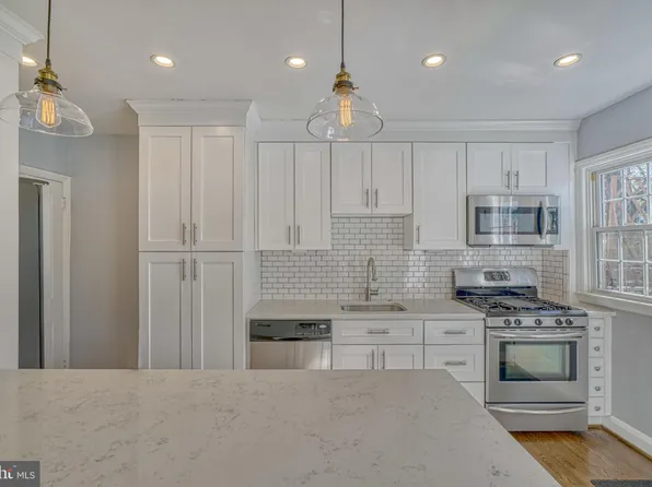 6812 Pinehurst Rd, Baltimore, MD 21212