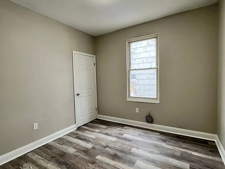 1214 Gilsey Ave — Photo 9