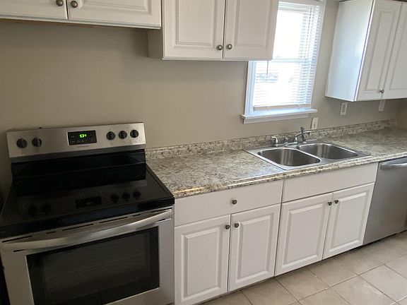 3rd image of 23684 Blackett Ave