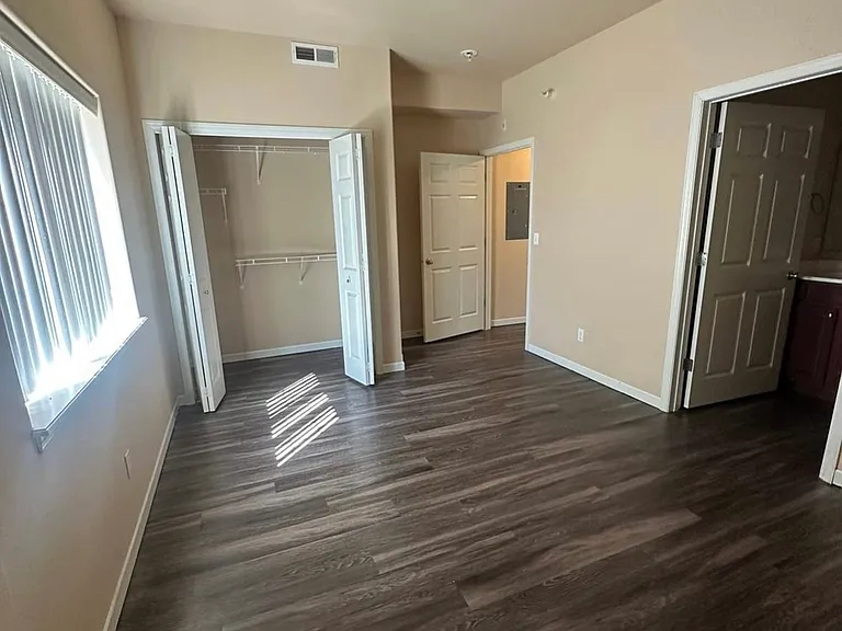 3834 W 4th St #2 — Photo 9