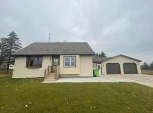 1520 North AVENUE, Cleveland, WI 53015