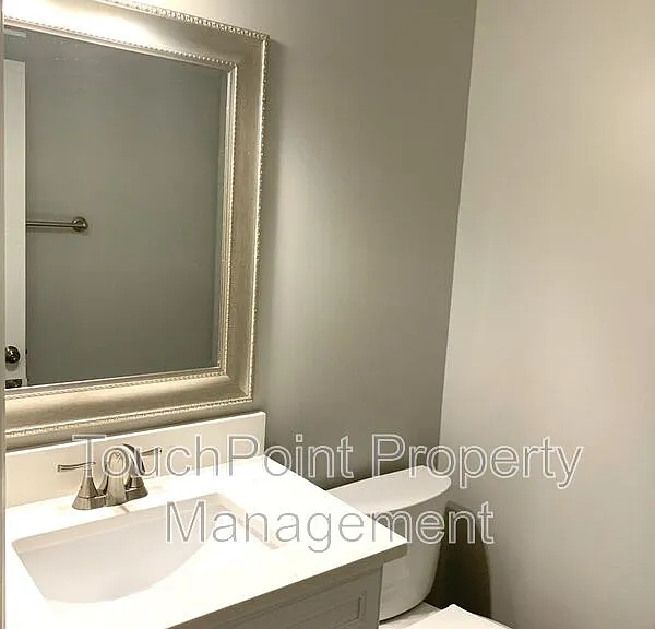 1114 Glenshannon Rd — Photo 12