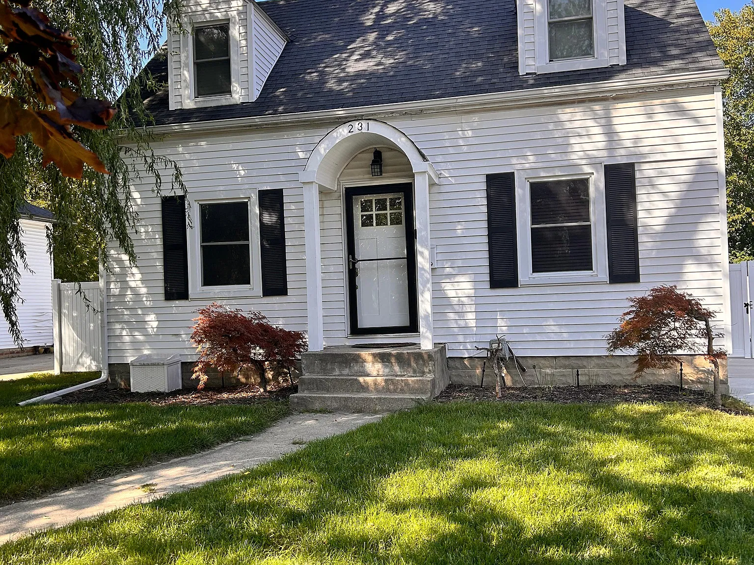 3 bed, 1900 sqft, $2,600 — Photo 1