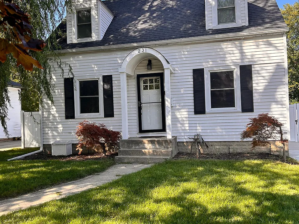 231 Academy Ave