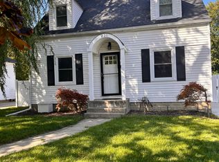 231 Academy Ave, Ferndale, MI 48220