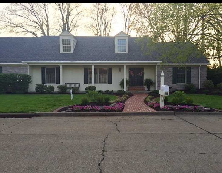 1st image of 391 Park Plaza Dr
