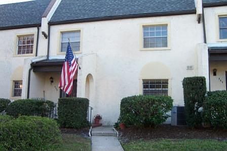 Spacious one owner condo