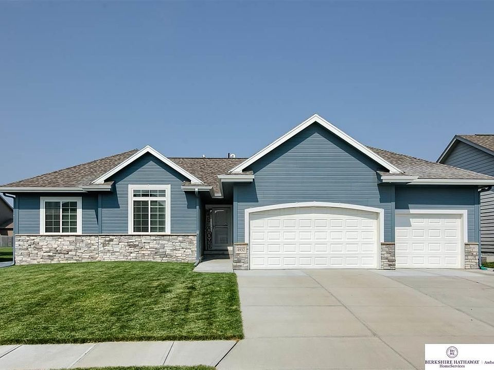 1st image of 4932 N 205th St