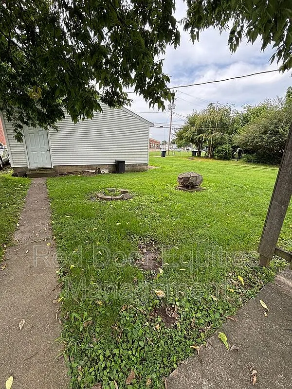 Studio, 1.0 bath, 768 sqft, $350 — Photo 2