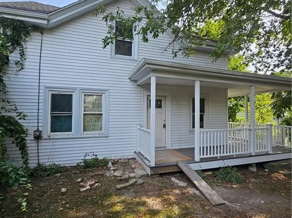 15 Lewis St, Woonsocket, RI 02895