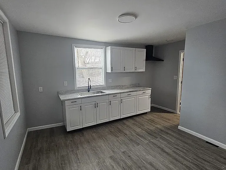 2901 Wade Ave #B — Photo 1
