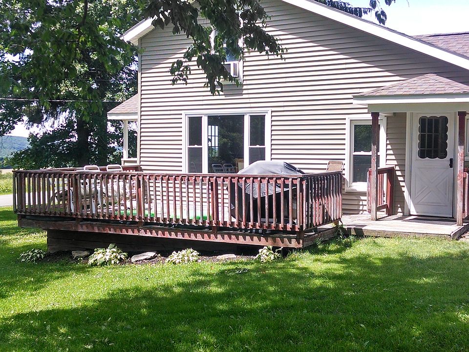 2nd image of 8769 Strutt St