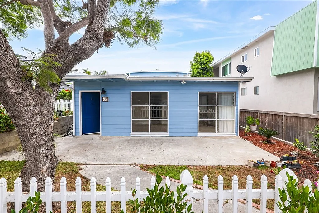 2 bed, 1200 sqft, $7,000 — Photo 2