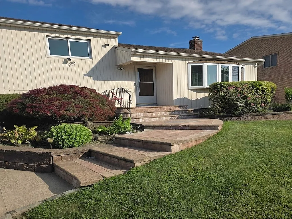 3 bed, 2.5 bath, 1450 sqft, $5,200 — Photo 4