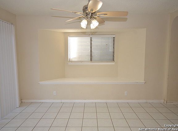 4th image of 10414 Canyon Vlg