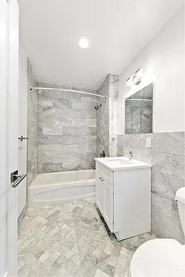 Rented by Compass | media 21