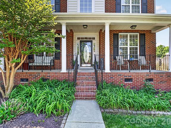 3rd image of 10011 King George Ln