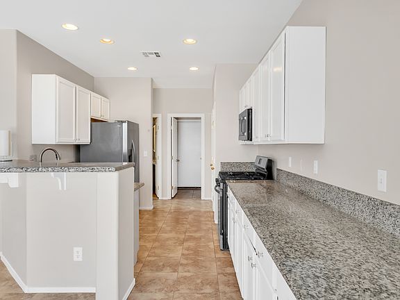 3rd image of 6423 Alderlyn Ave