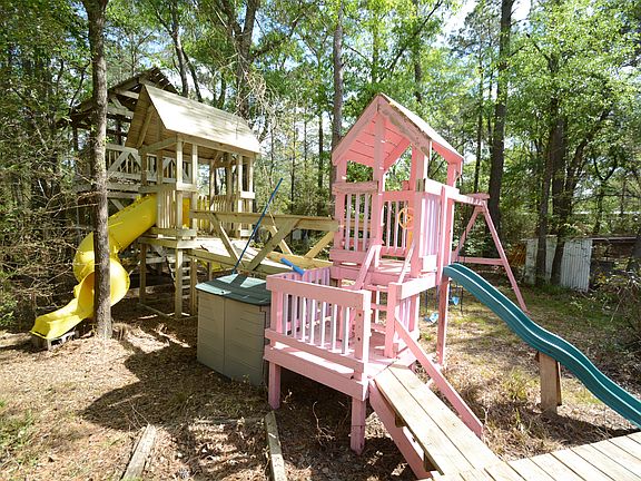 5th image of 11081 Oak Forest Dr