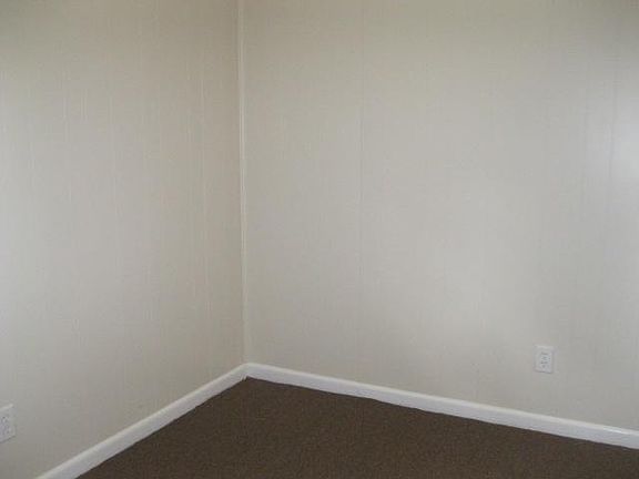 3rd image of 104 E Mendell Ave