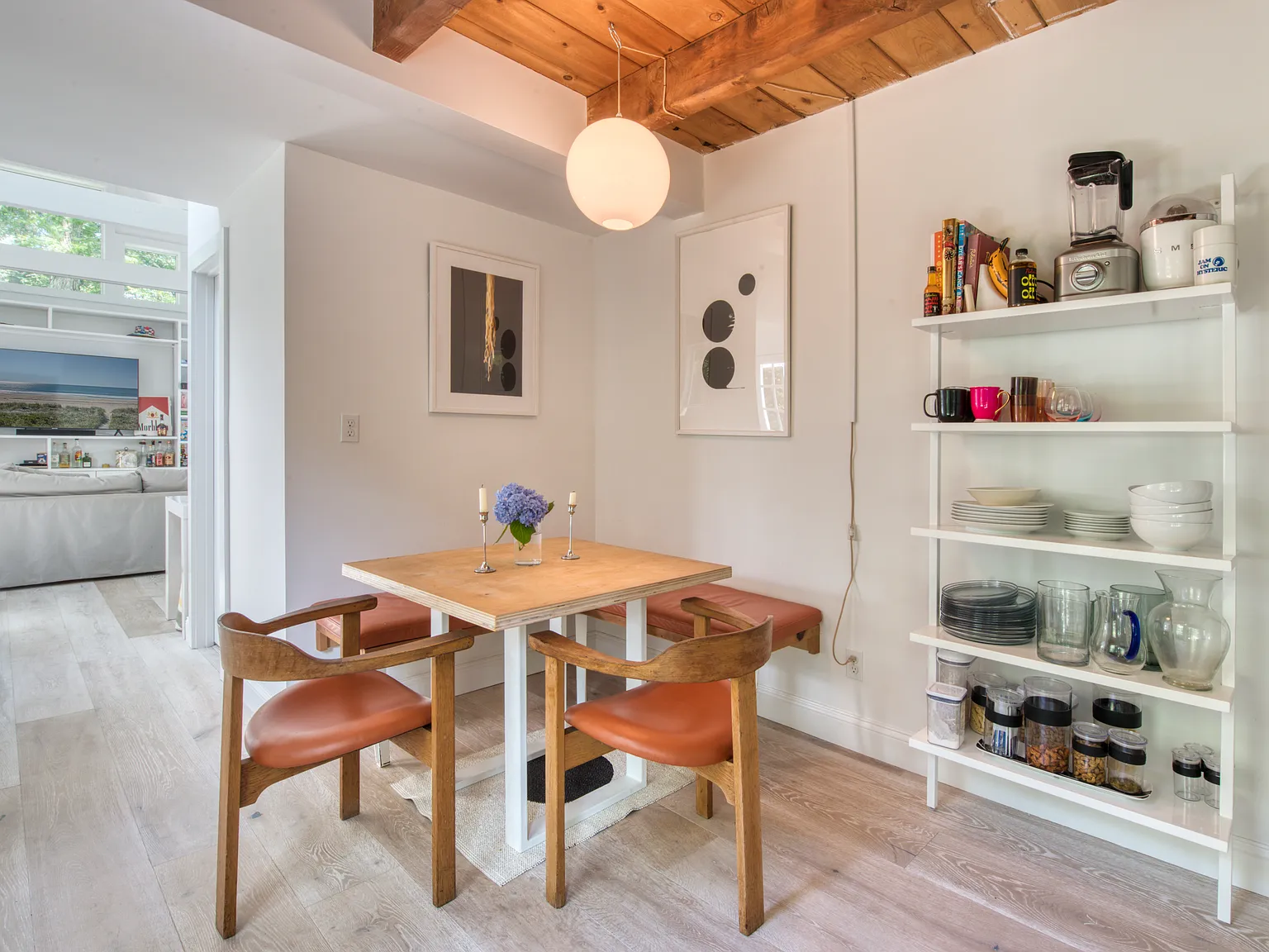 Springs Year Round Rental — Photo 4