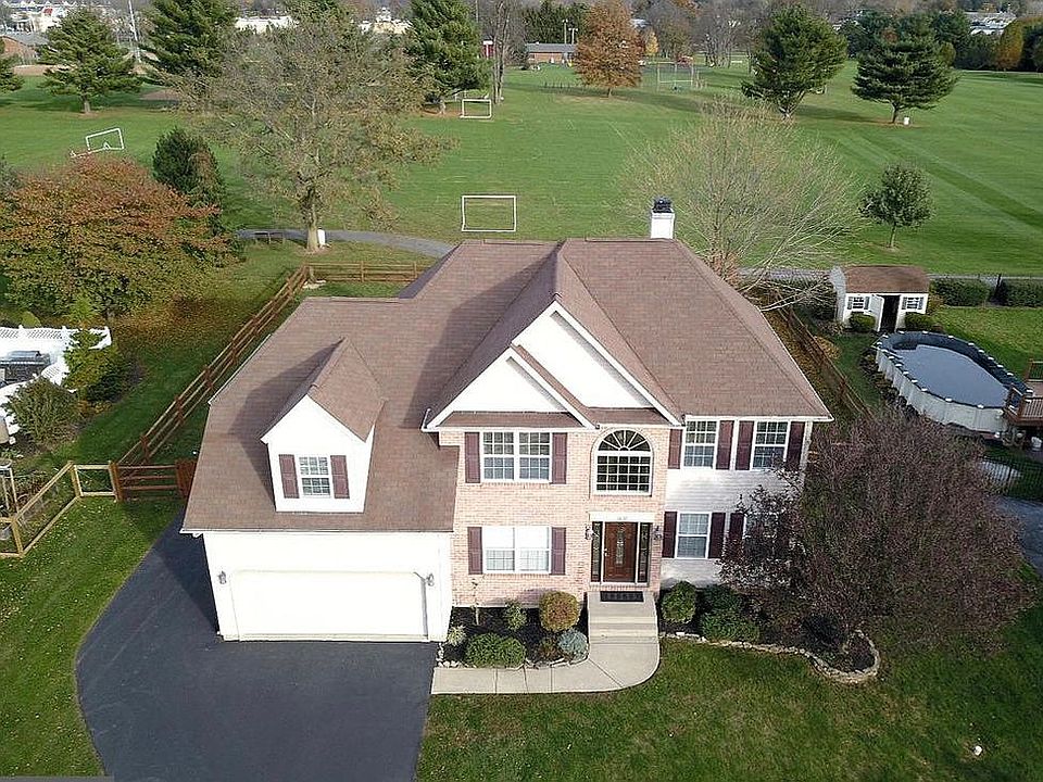 1st image of 1837 Pin Oak Ln