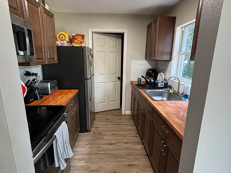9659 Bayside Ct — Photo 4