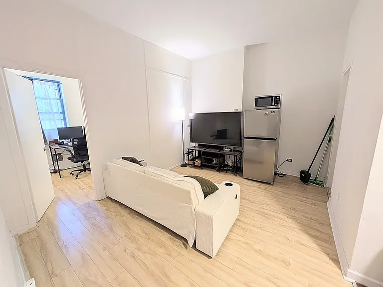 37 E 29th St #3 — Photo 6