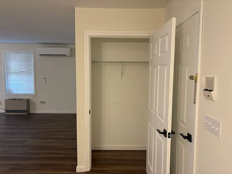 4 Commonwealth Dr — Photo 51