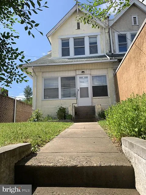 3 bed, 1.5 bath, 1460 sqft, $2,100 — Photo 1