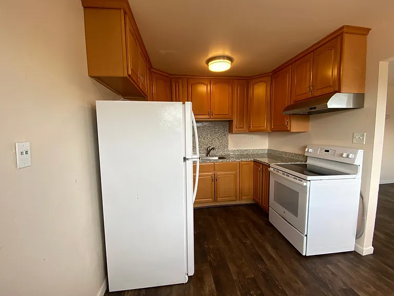 466 Shepherd Ave #1 — Photo 2