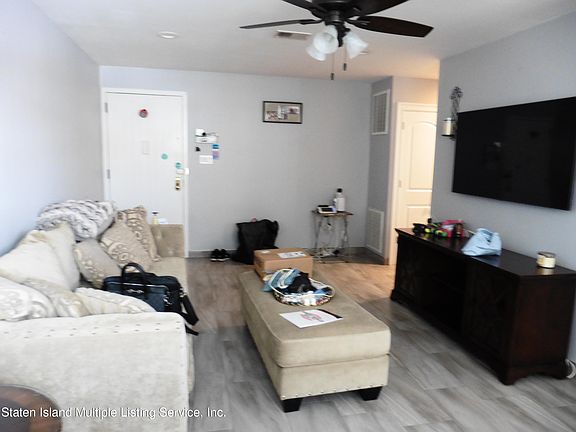 2nd image of 910 Armstrong Ave APT 1-2