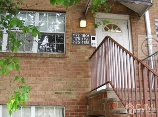 175 College Dr, Edison, NJ 08817