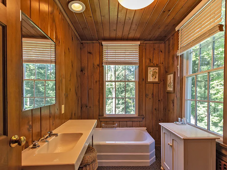 390 Erpf Rd #2W — Photo 7