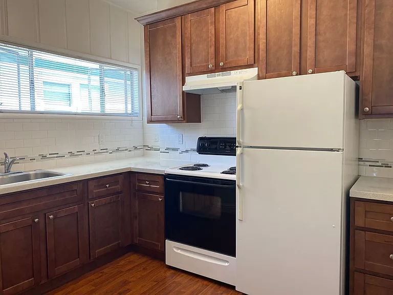 2154 Buena Vista Ave — Photo 2
