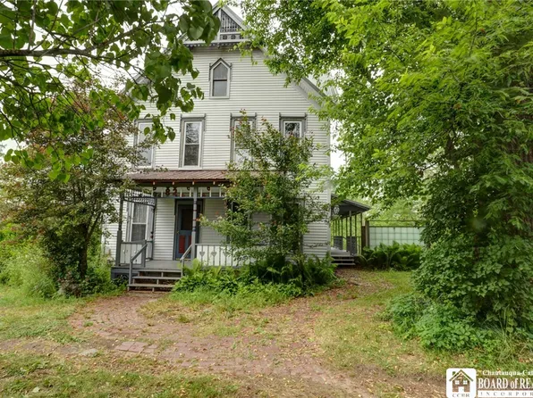 82 Jamestown St, Sinclairville, NY 14782