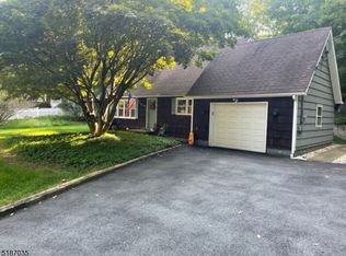 44 Winding Way, Andover, NJ 07821