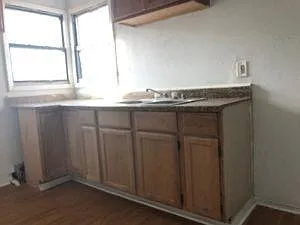 2115 Oakwood St — Photo 3