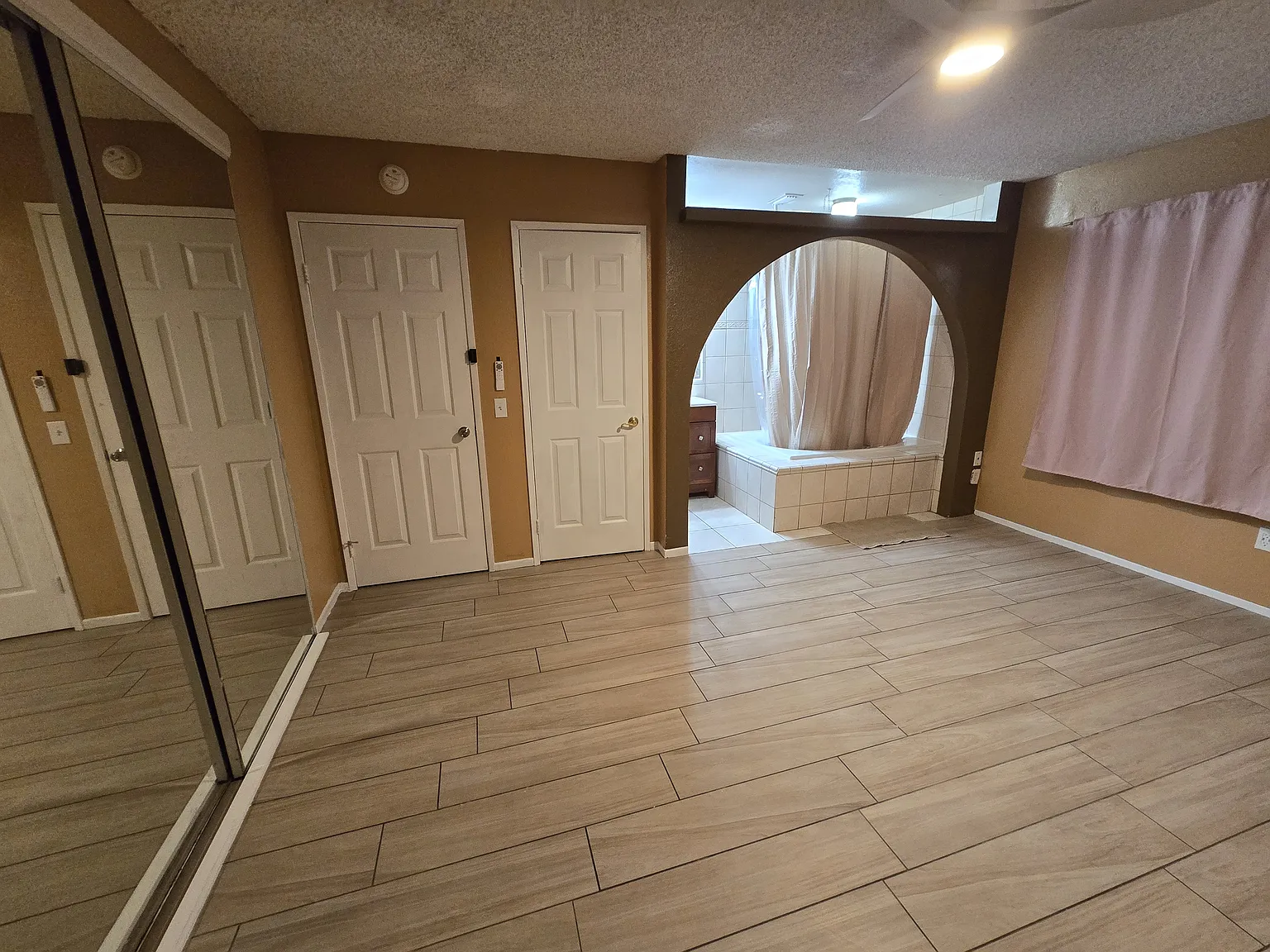 4 bed, 2.5 bath, 1714 sqft, $950 — Photo 3